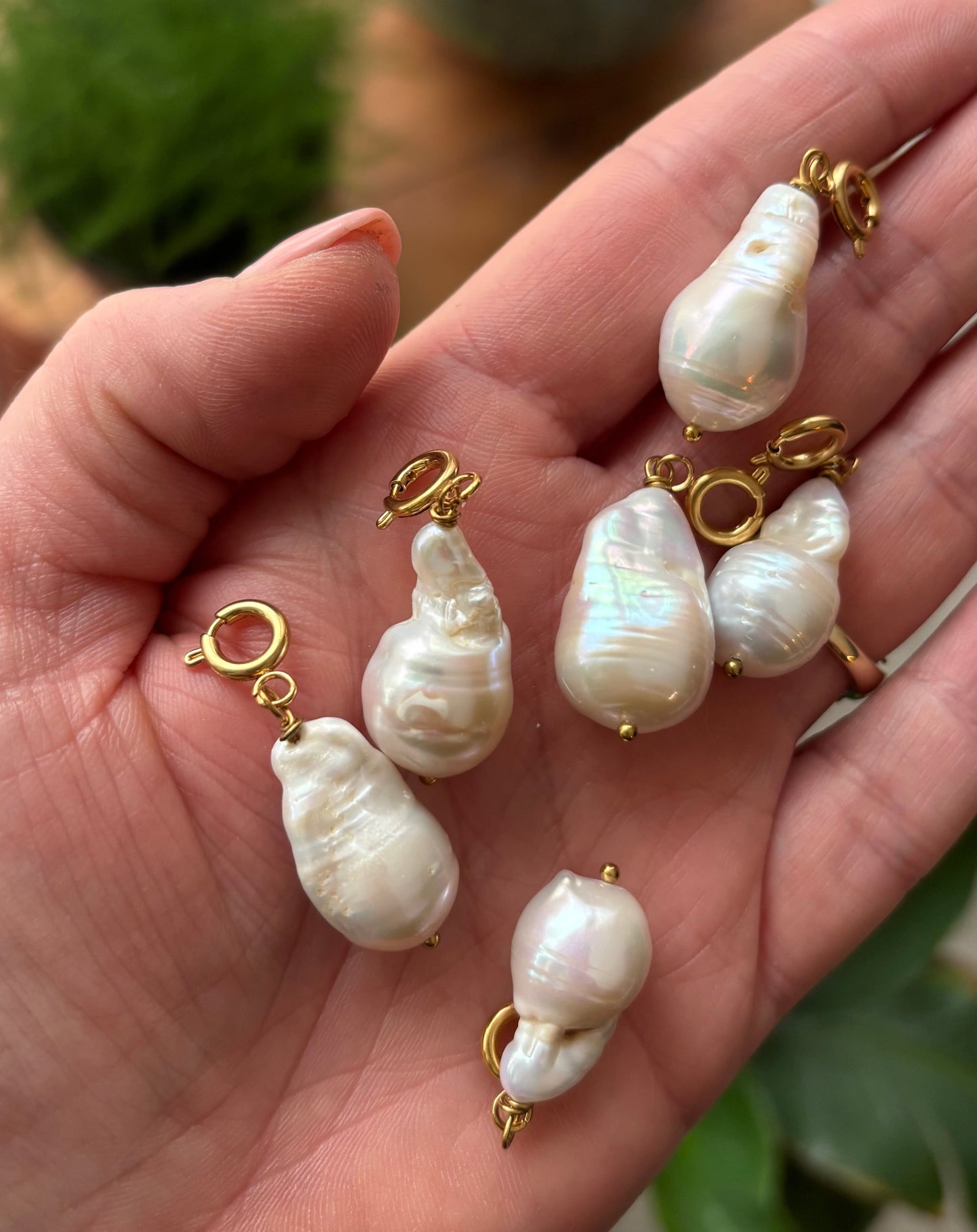 Charm | Gold | Large Pearl