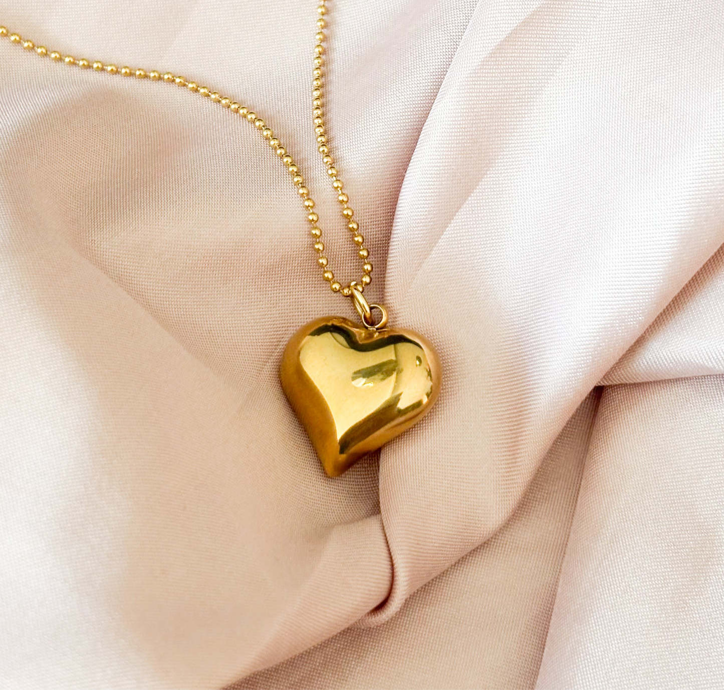 Long heart necklace | Gold | Heartbeat